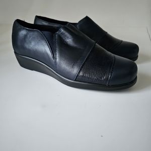 SAS Womens Nora Lizard Slipon Flats Navy Tripad Comfort Shoes Size 9